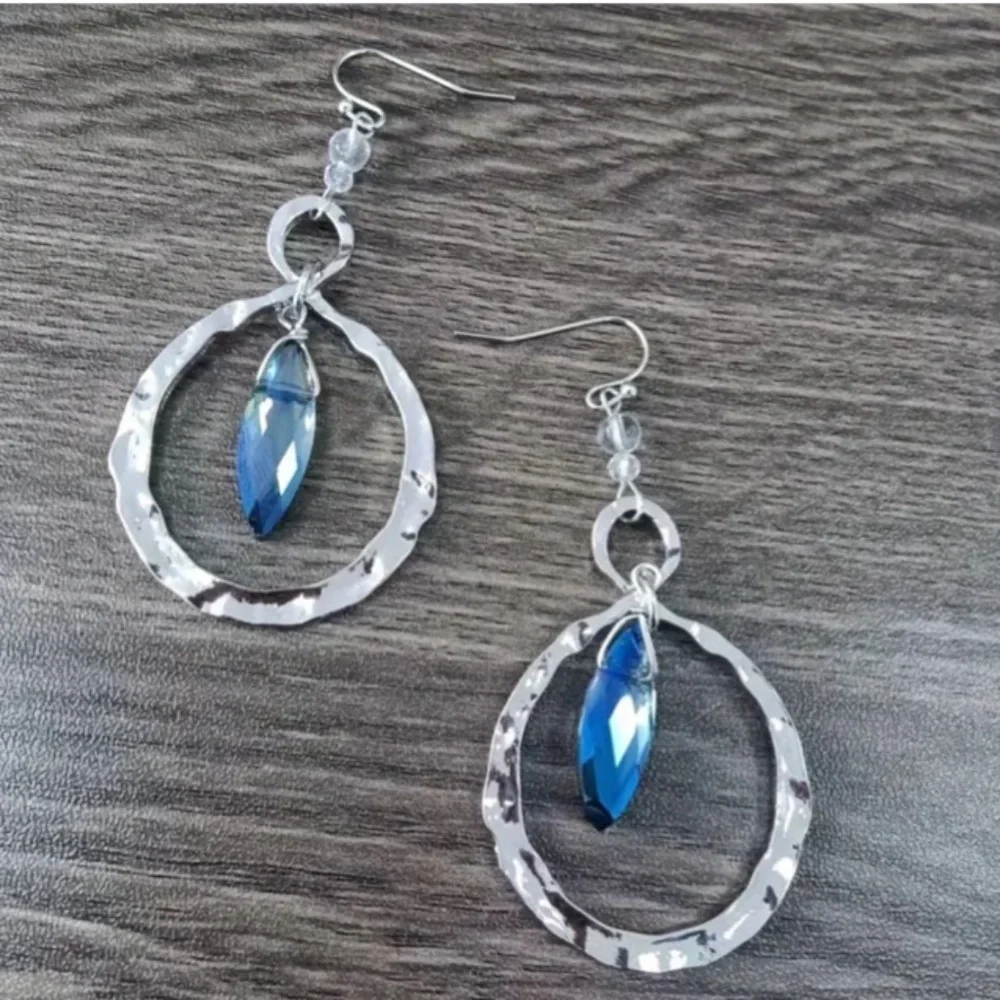 NWT! Hammered Silver Tone Metal Bohemian Pierced Dangle Earrings!
